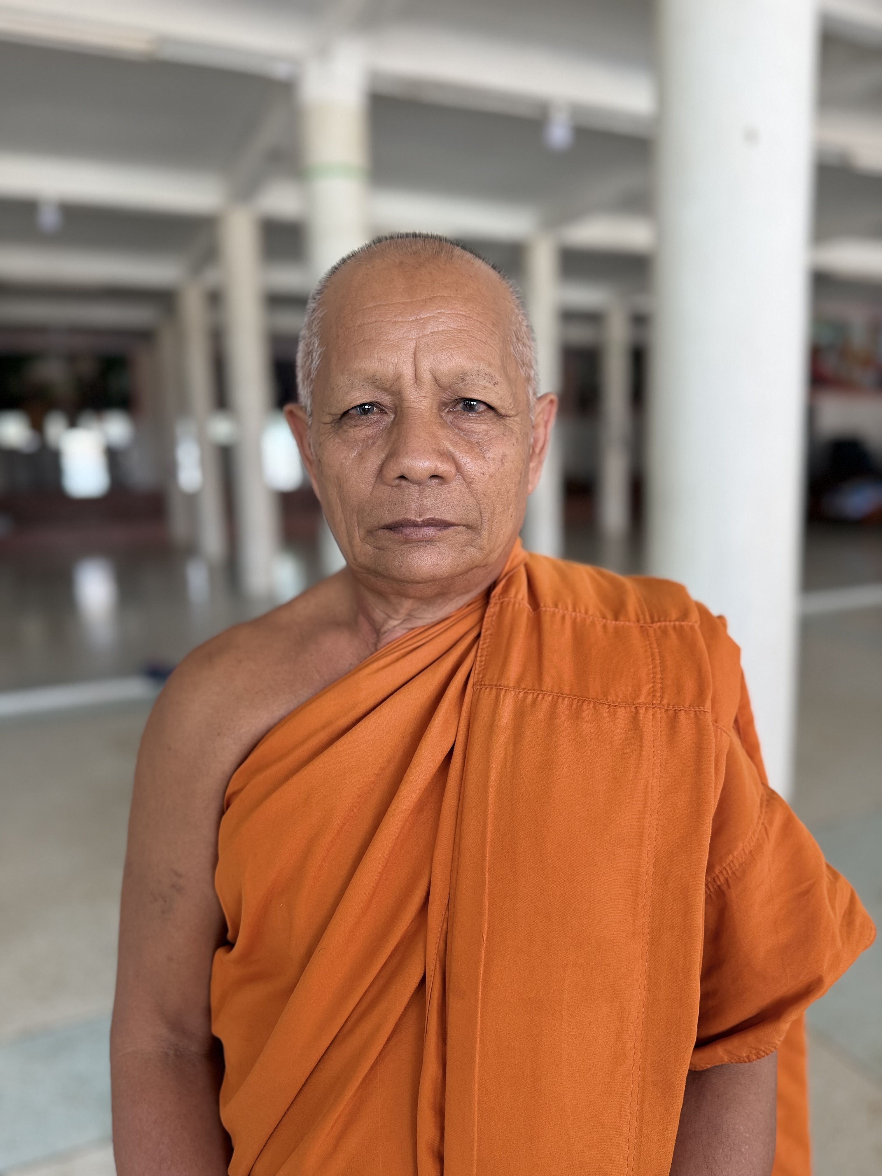 แสงทอง