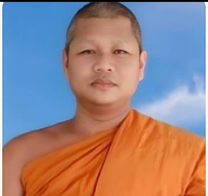 พระครูจันทรัตนาภิรม